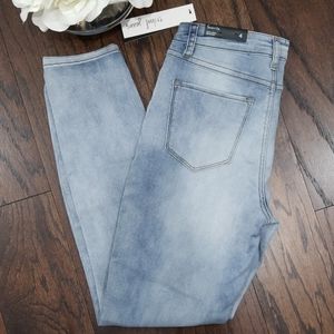 Dream Jean Bleach Wash